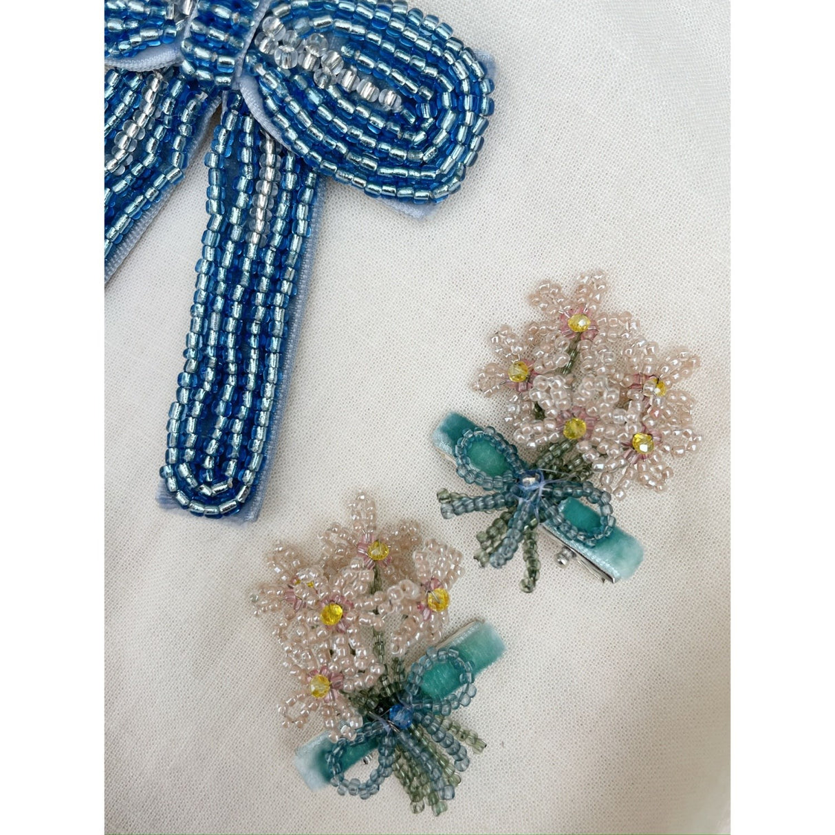 Konges Sløjd Ashley Blue Celebration Pearl Bue Hair Clip