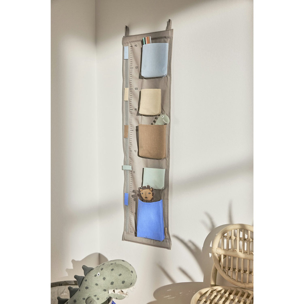 OYOY Blue Saga Growth Chart Oppbevaring