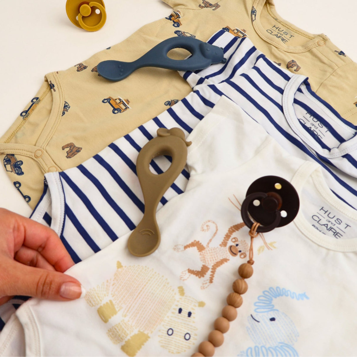 Hust & Claire Pale Khaki Bertram Body 3-pakning