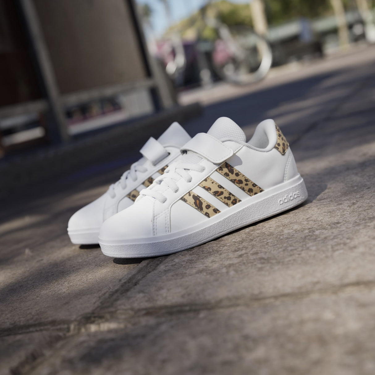 adidas Originals Ftwr White/Magic Beige/Matte Gold Grand Court 2.0 El C Sneakers