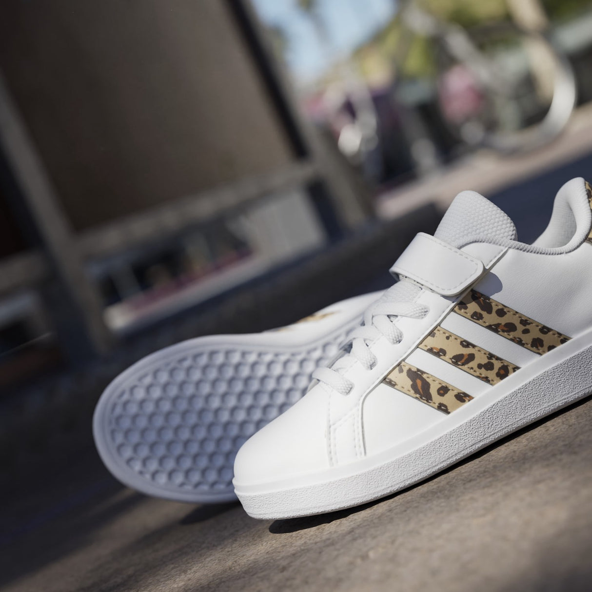 adidas Originals Ftwr White/Magic Beige/Matte Gold Grand Court 2.0 El C Sneakers