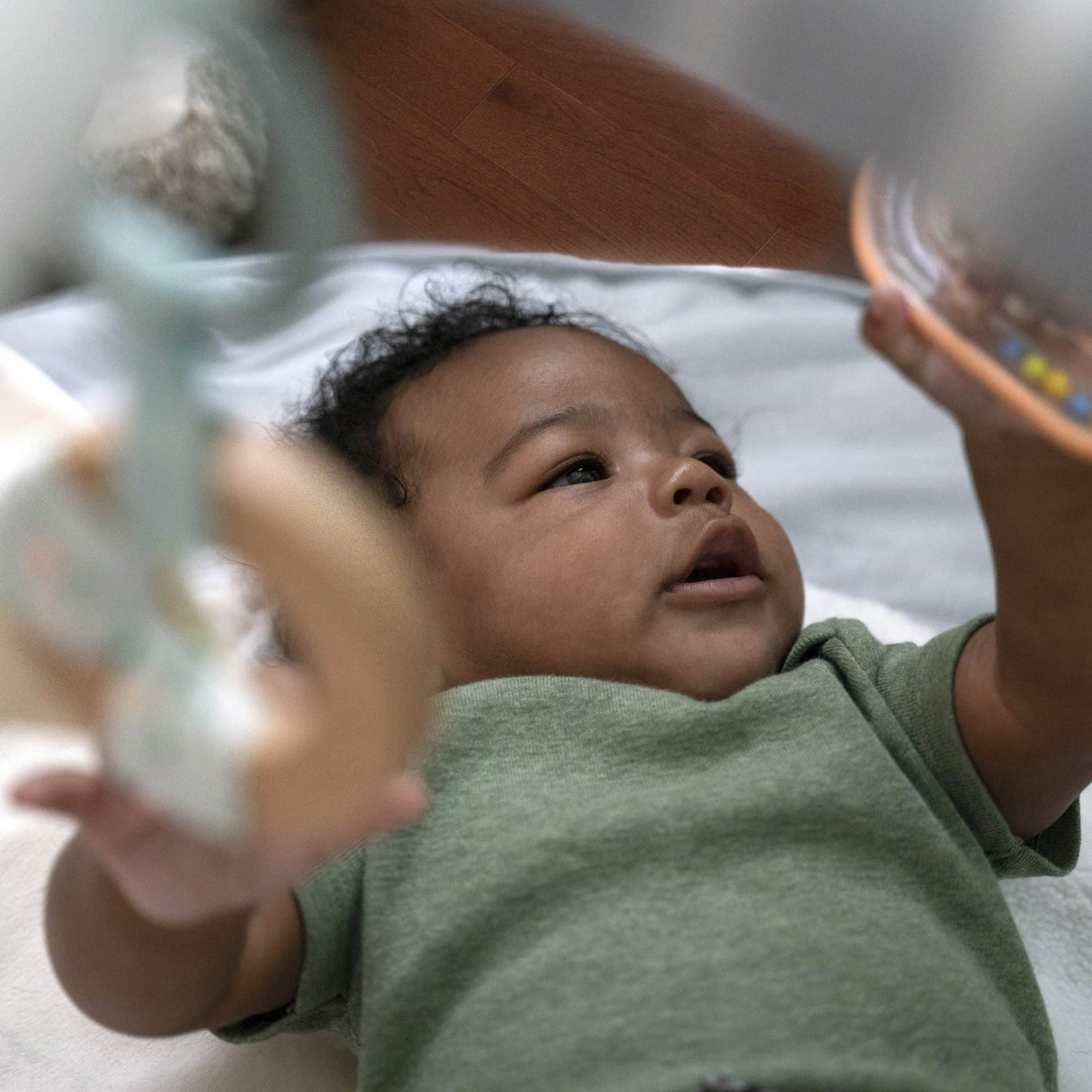 Ingenuity Grey Sheppy'S Spot™ Plys Aktivitets-Gym