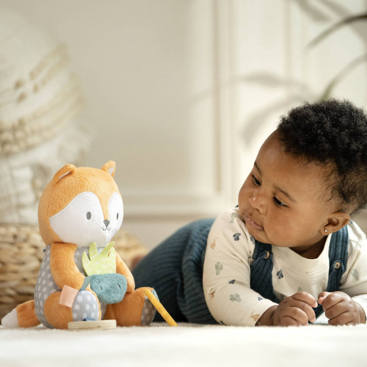 Ingenuity Kitt™ The Fox Calm Springs™ Plys Aktivitetsleker