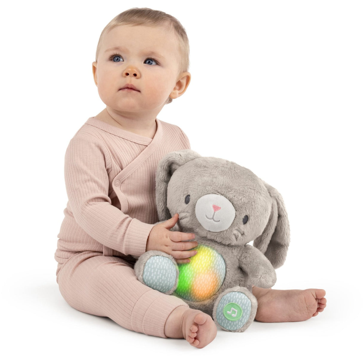 Ingenuity Grey Heart To Hugs™ Sylvi™ Kaninbamse Med Hjertelyd Og Lys