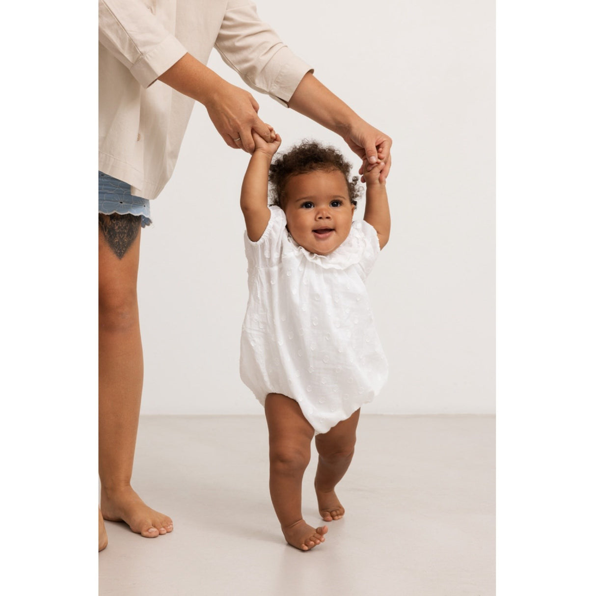 MarMar Dobby Dots Gentle White Rosetta Body