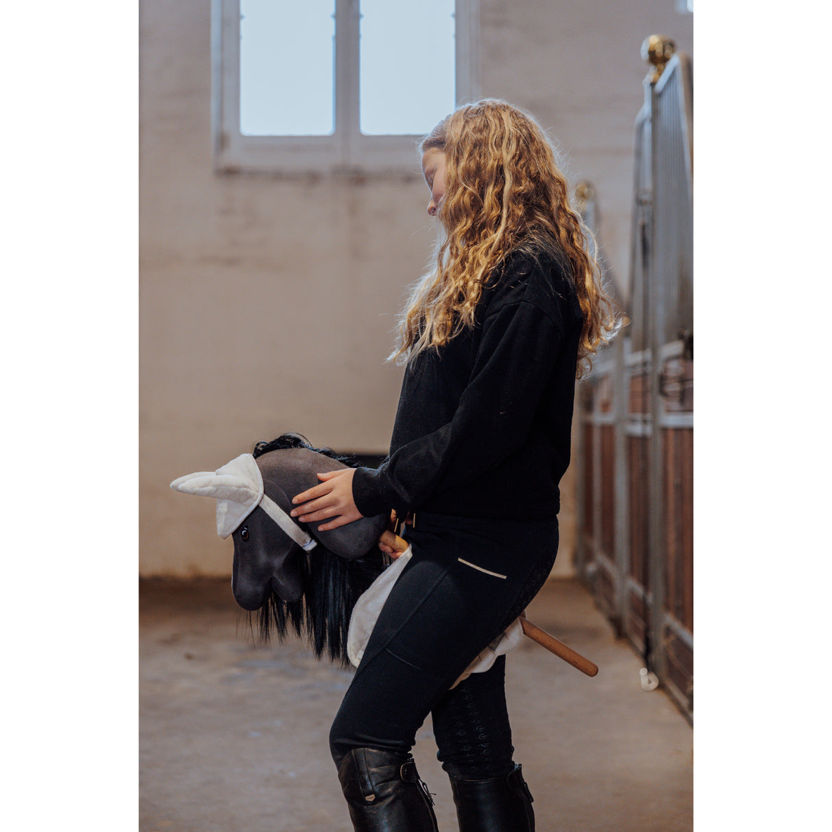 by Astrup Sjabrak, Creme