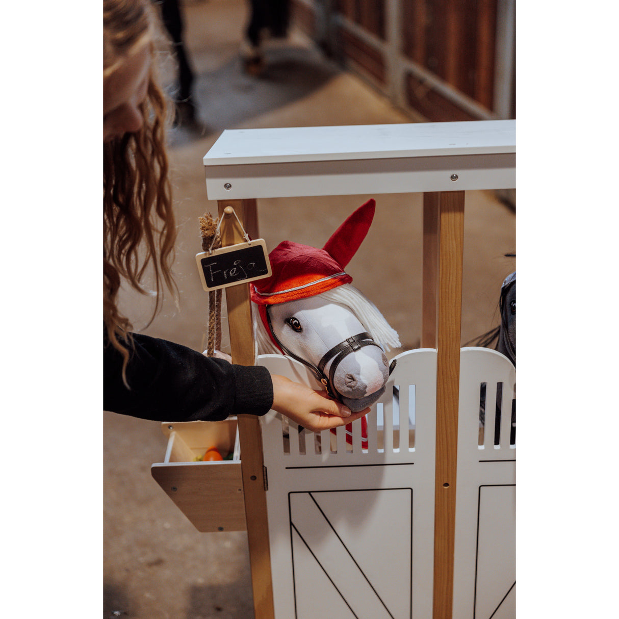 by Astrup Stævneset, Rød