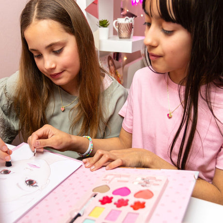 TOPModel Make Up Mappe M/indhold