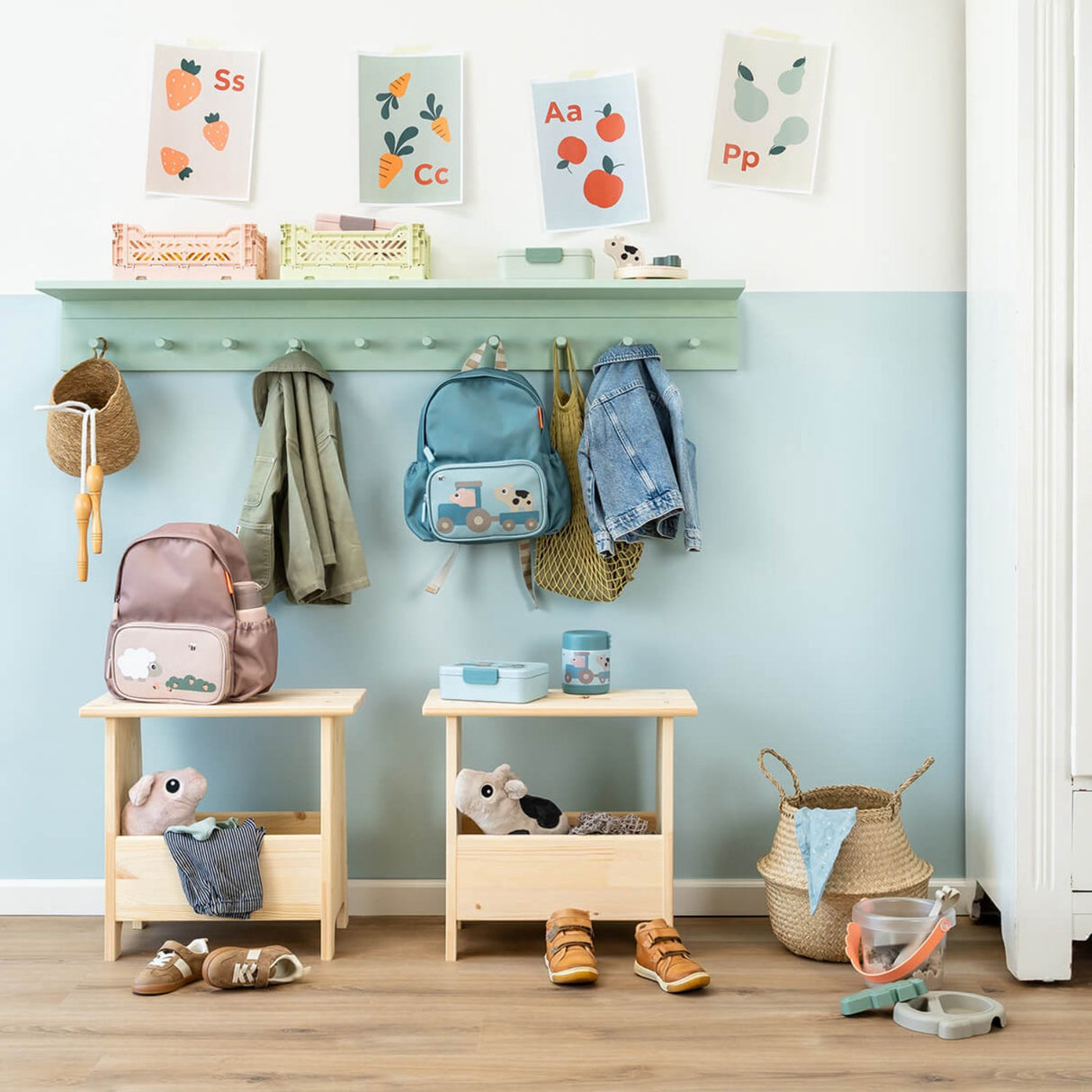 DonebyDeer Blue Barneryggsekk Tiny Farm 7,5 L