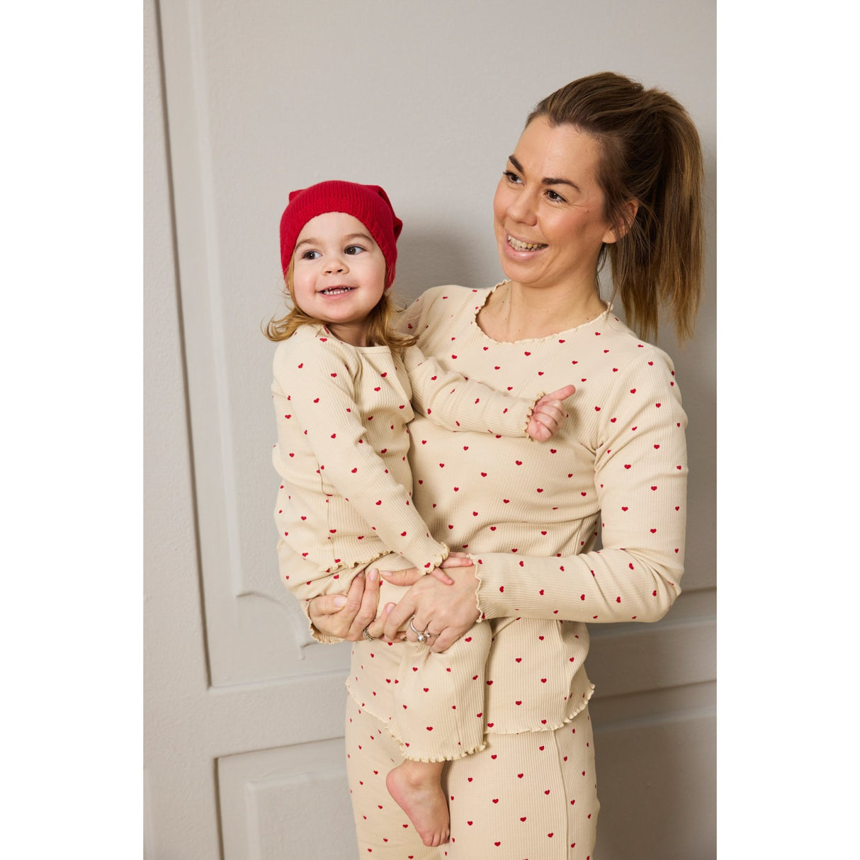 The New Gardenia AOP Holiday Heart Adult Rib Night Sett