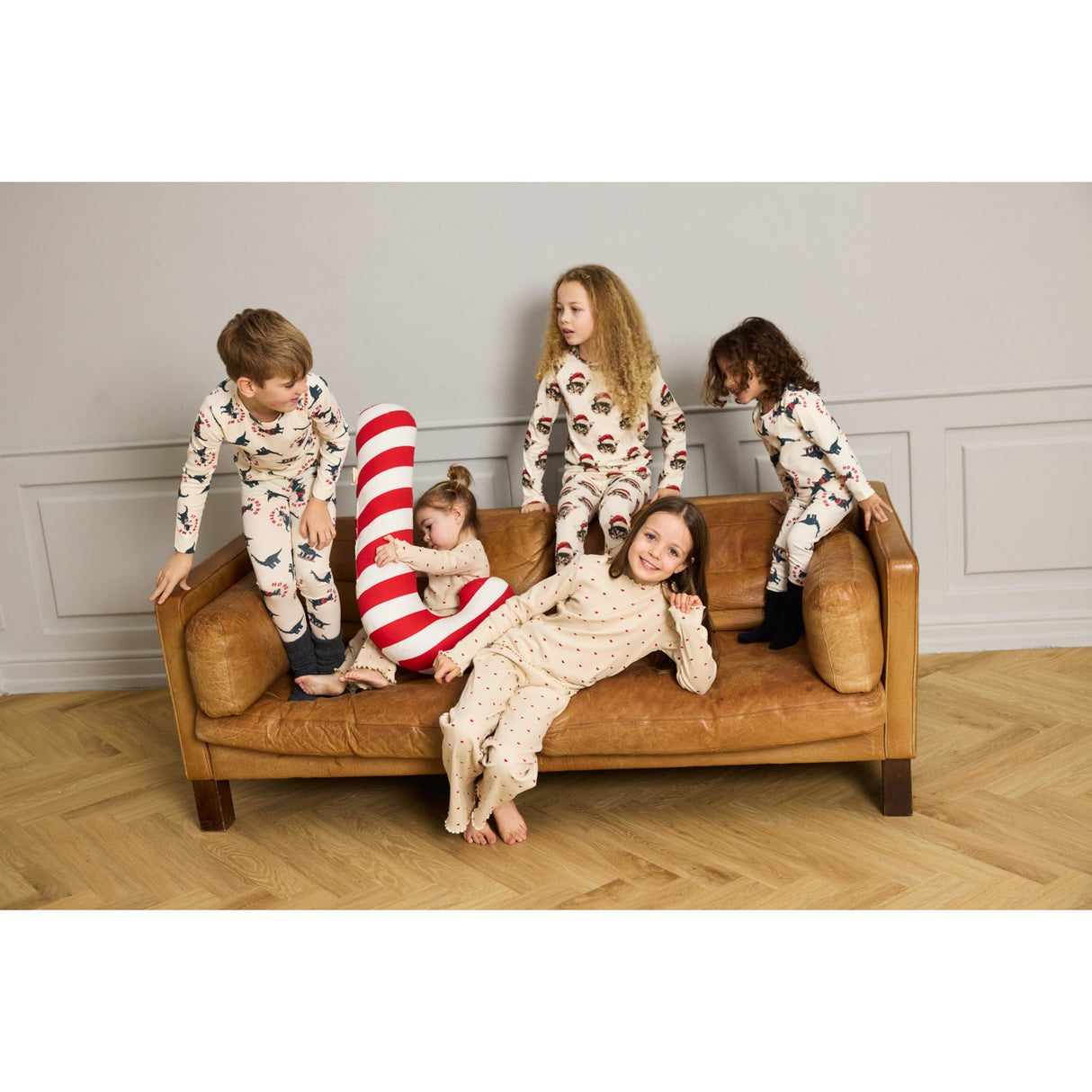 The New Gardenia AOP Holiday Heart Rib Night Sett