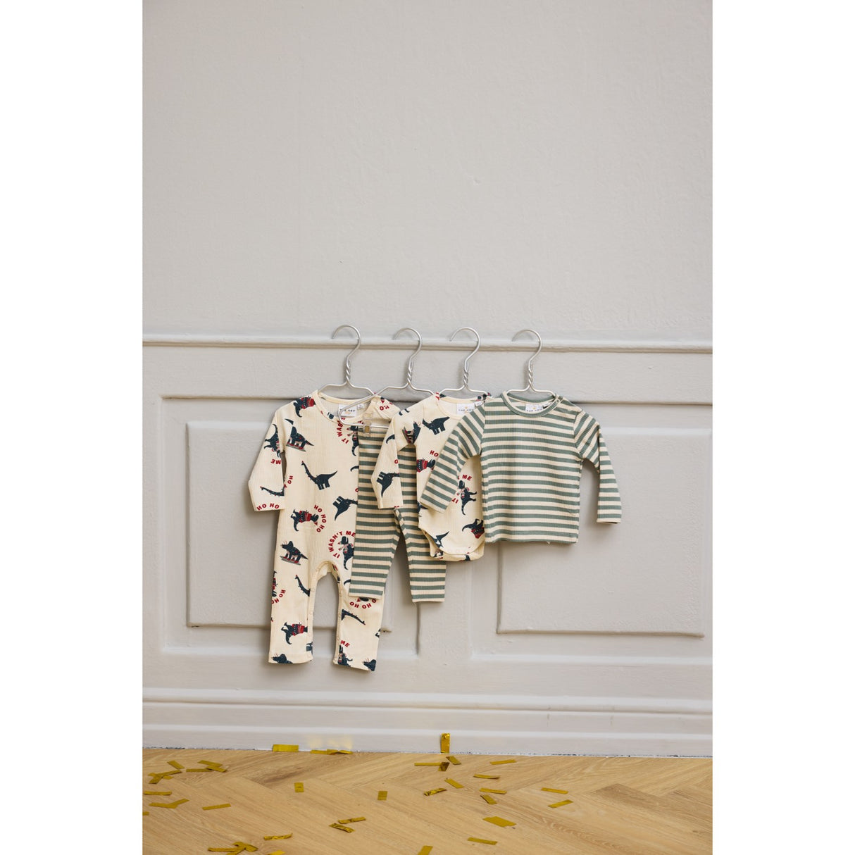 THE NEW Siblings Gardenia Dino AOP Holiday L_S Rib Buksedrakt