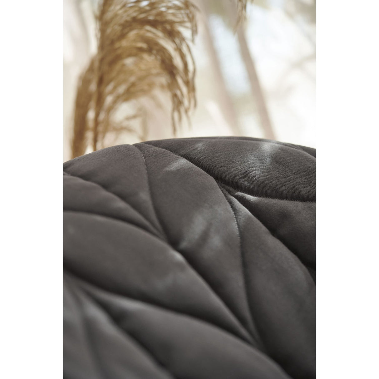 BabyBjörn Anthracite Grey Skråstol Bliss - Vævet, Blomsterbladsquilt