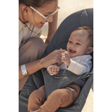 BabyBjörn Anthracite Grey Skråstol Bliss - Vævet, Blomsterbladsquilt