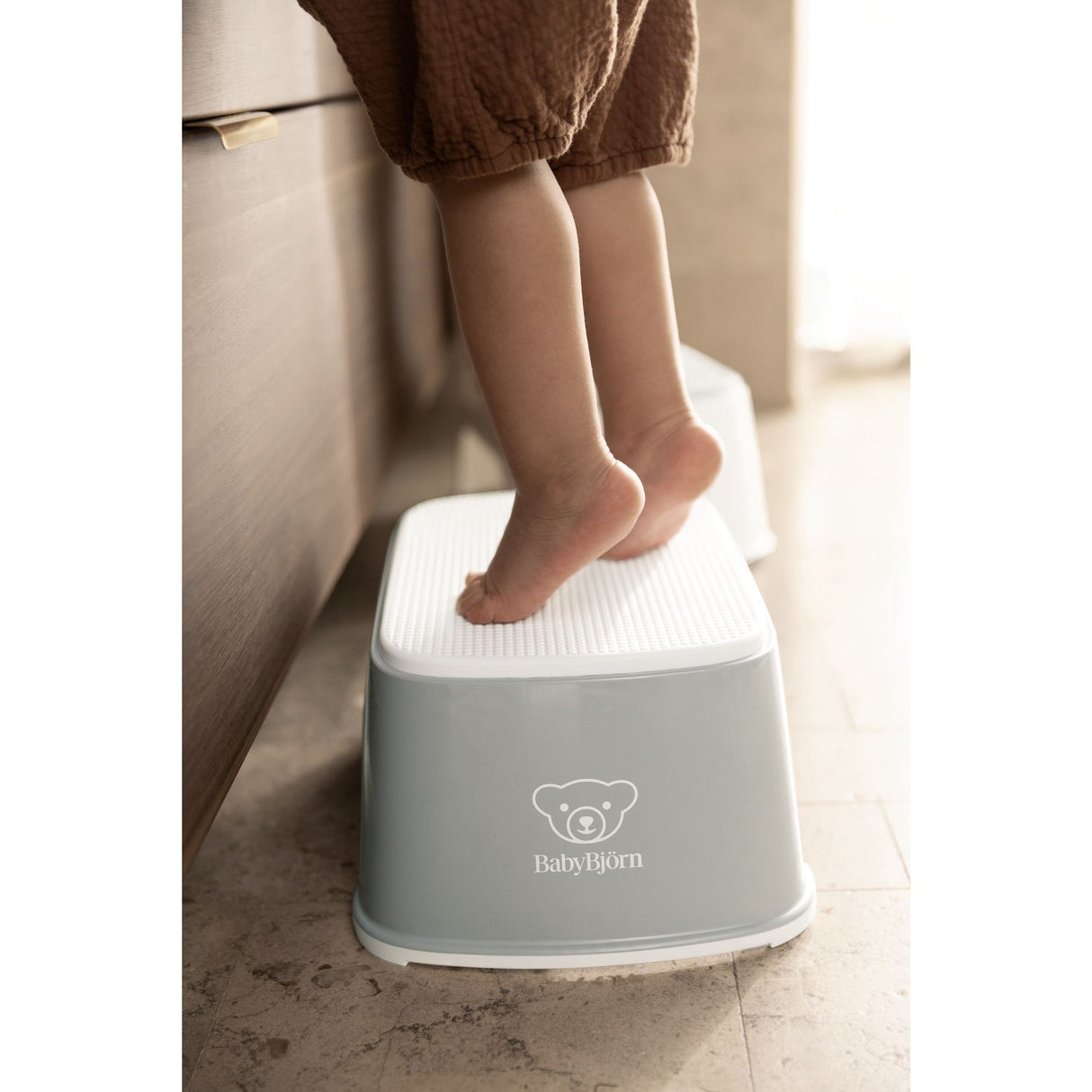 BabyBjörn Grey/White Børnetaburet