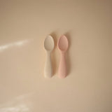 Mushie Blush/Shifting Sand Toddler Starter Skjeer 2-Pakning