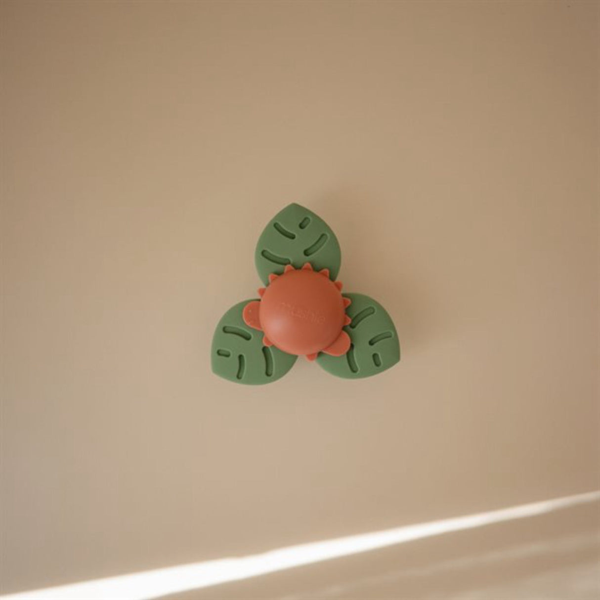 Mushie Dino Suction Spinner Leketøy