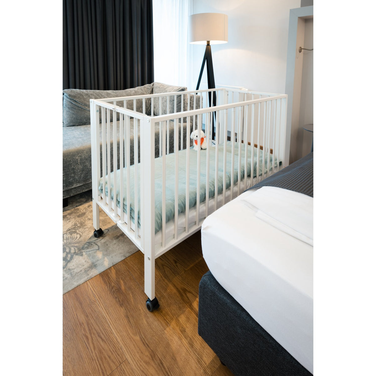 tiSsi® White Laquer Jori Sammenklappelig Seng Massiv Bøk