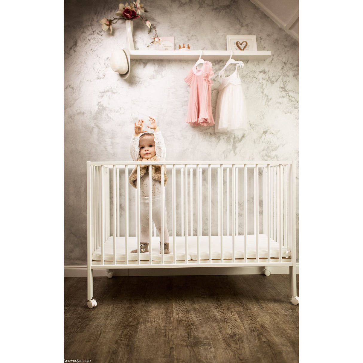 tiSsi® White Laquer Jori Sammenklappelig Seng Massiv Bøk