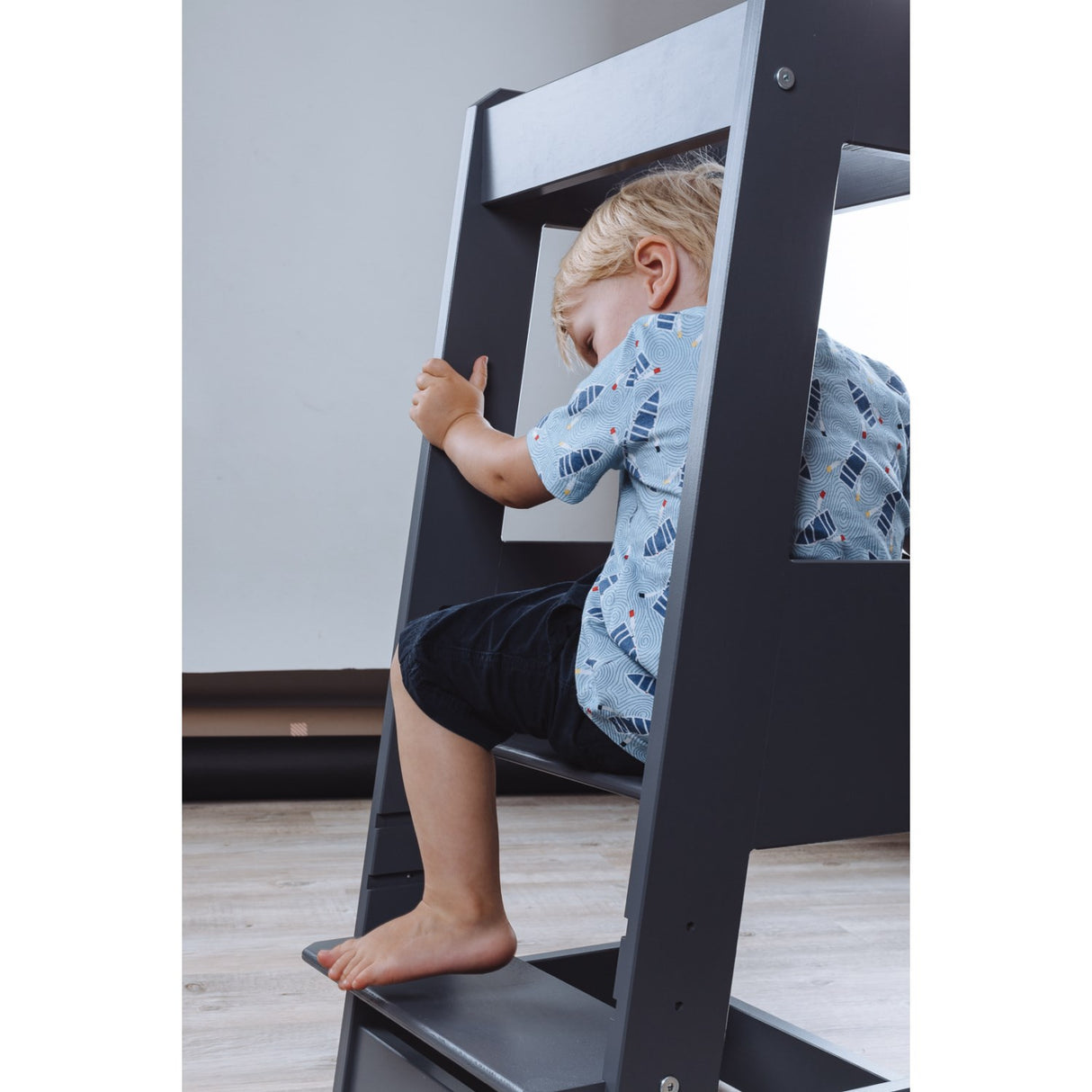 tiSsi® Grey Laquer Felix Læringstårn Massiv Bøk