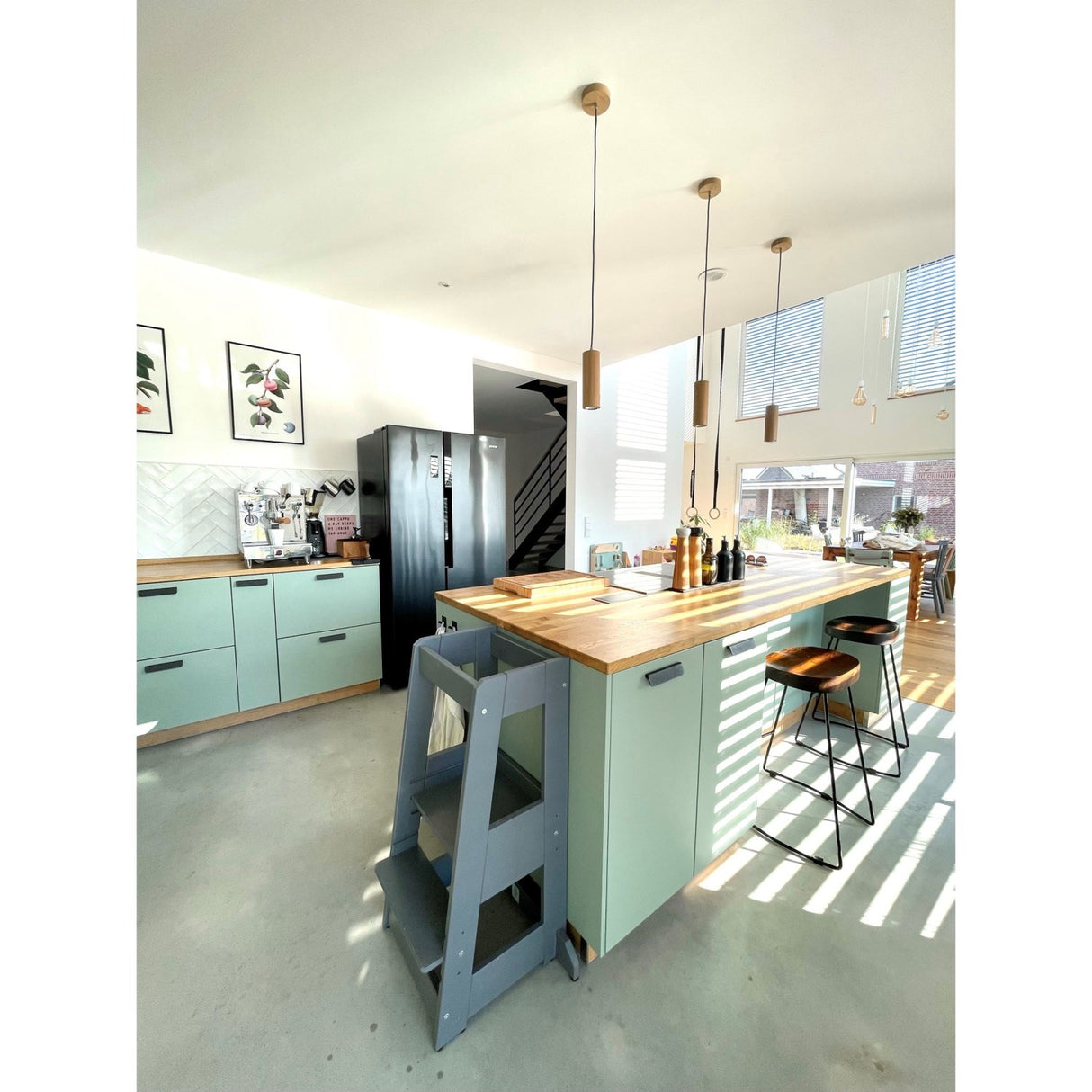 tiSsi® Grey Laquer Felix Læringstårn Massiv Bøk