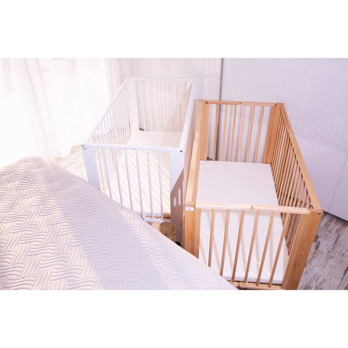 tiSsi® White Laquer Jori Sammenklappelig Seng Massiv Bøk