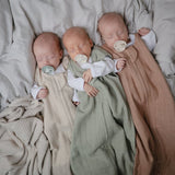 Mushie Roman Green Muslin Sleep Veske