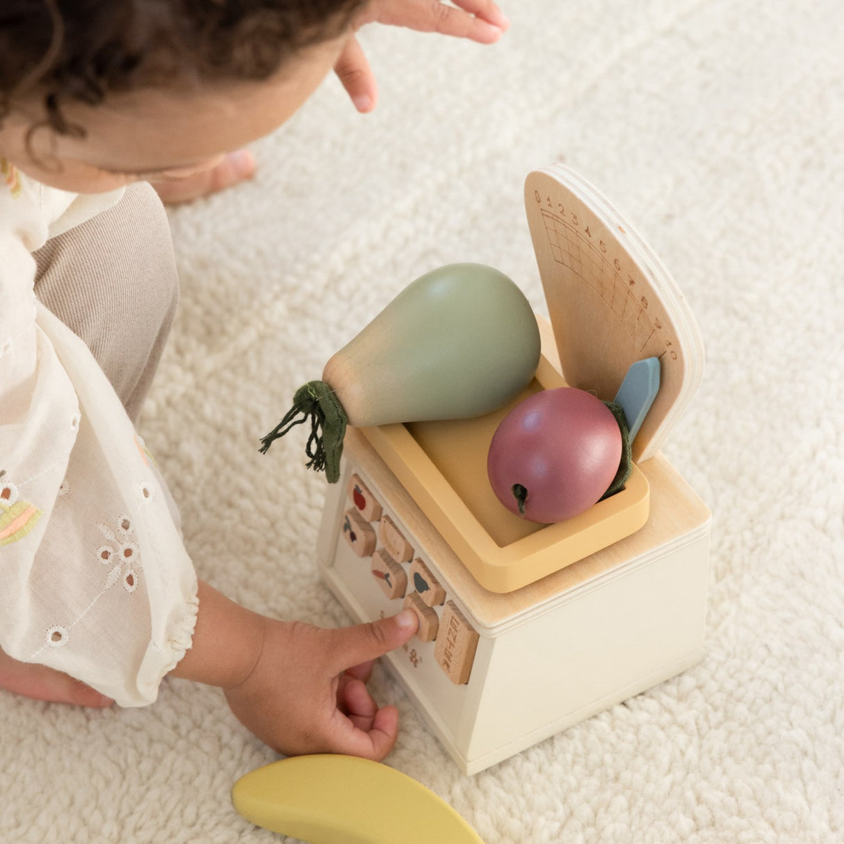 Sebra Wooden Store Scale