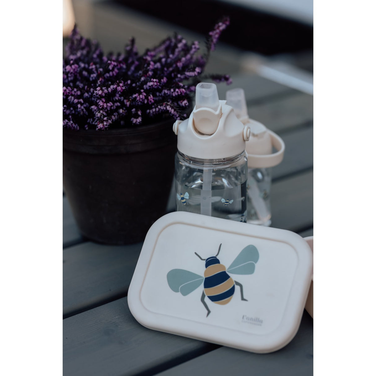 Vanilla COPENHAGEN Honeybee Happy Matboks - Silicone