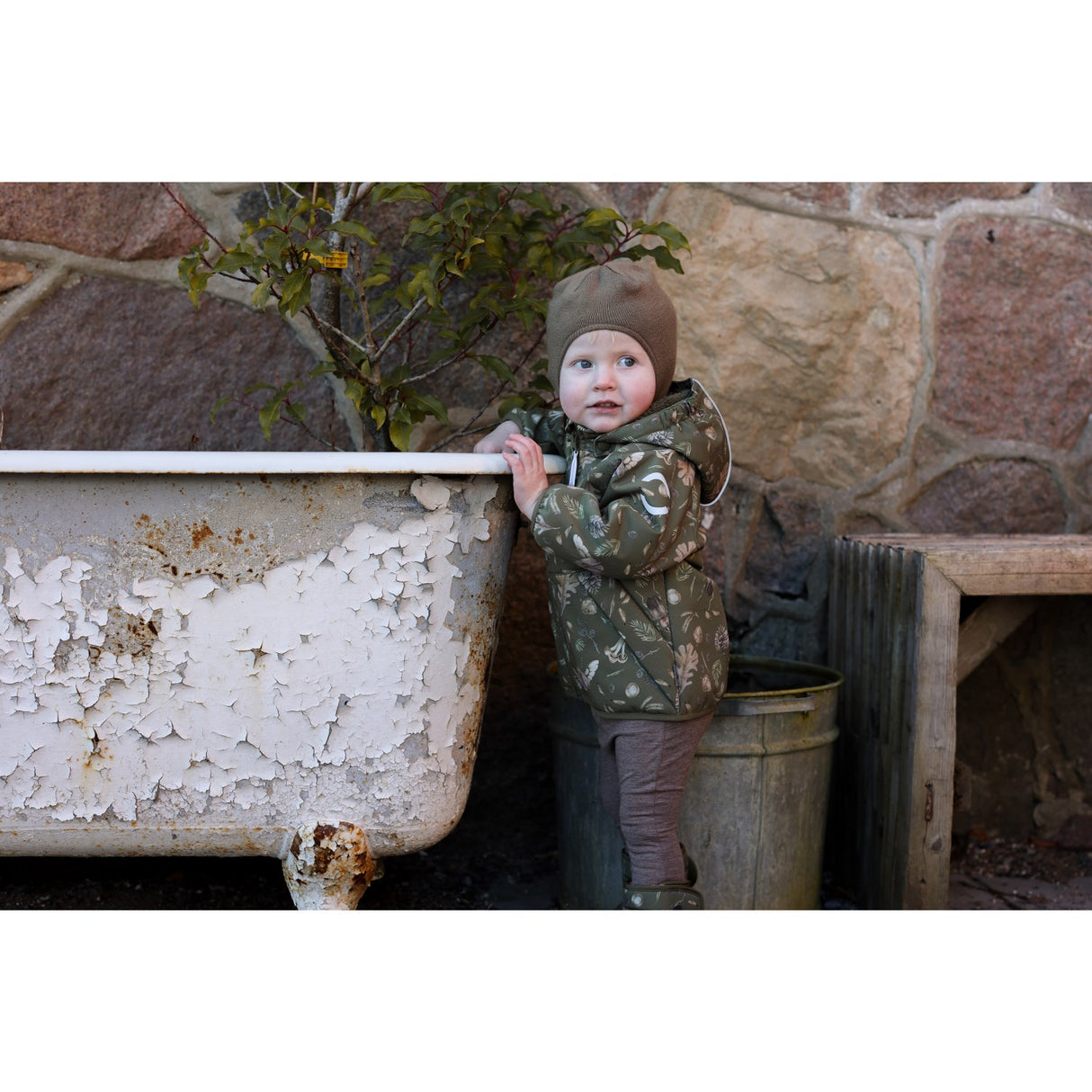 Mikk-Line Burnt Olive Polyester Baby Jakke AOP