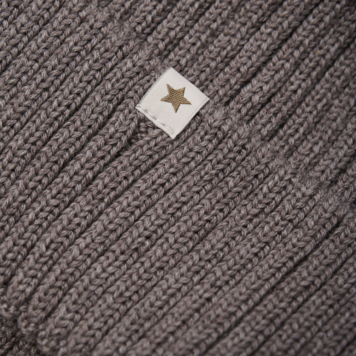 Huttelihut Brown Melange Beanie Ull Strikk