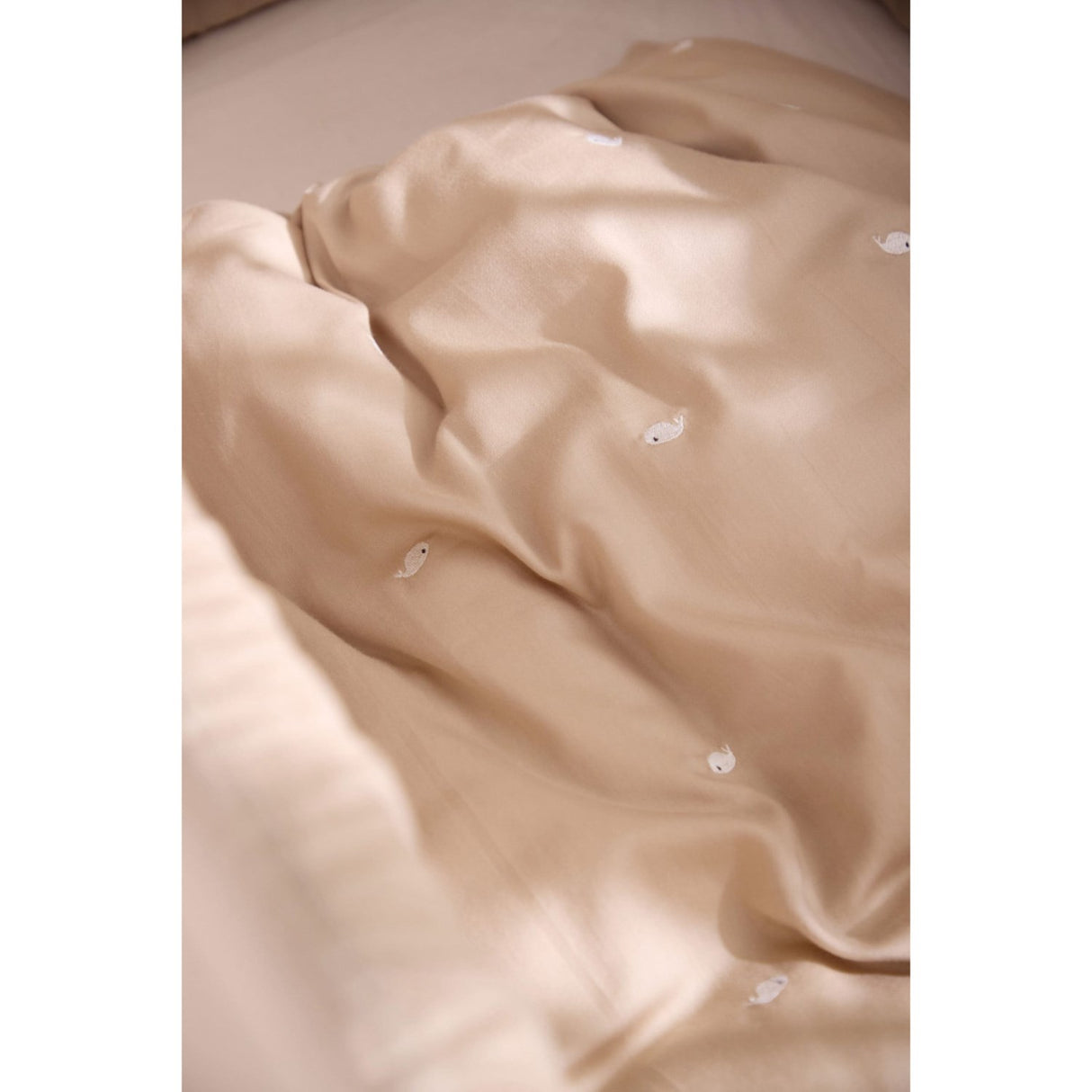 FILIBABBA Warm Grey Seng Lin Gots - Embroidered Christian The Whale