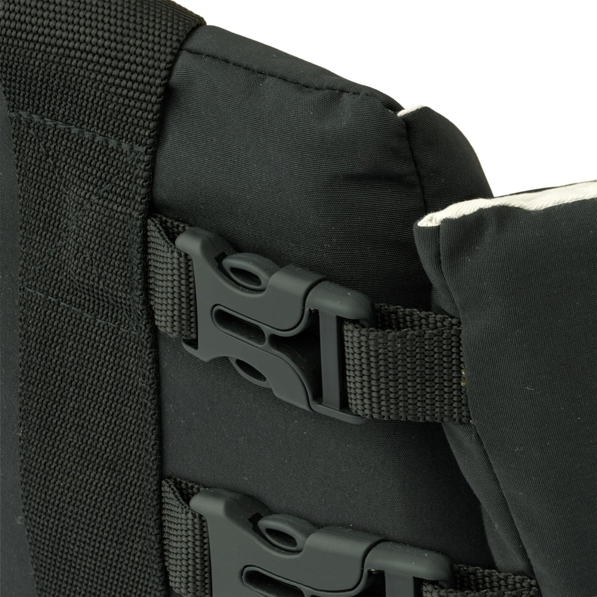 LIEWOOD Black Amber Baby Bæresele Med 2 Straps