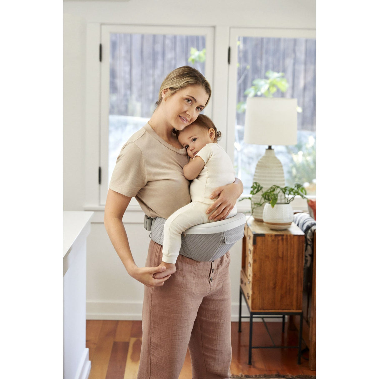 Ergobaby Pearl Grey Bæresele Hip Sete