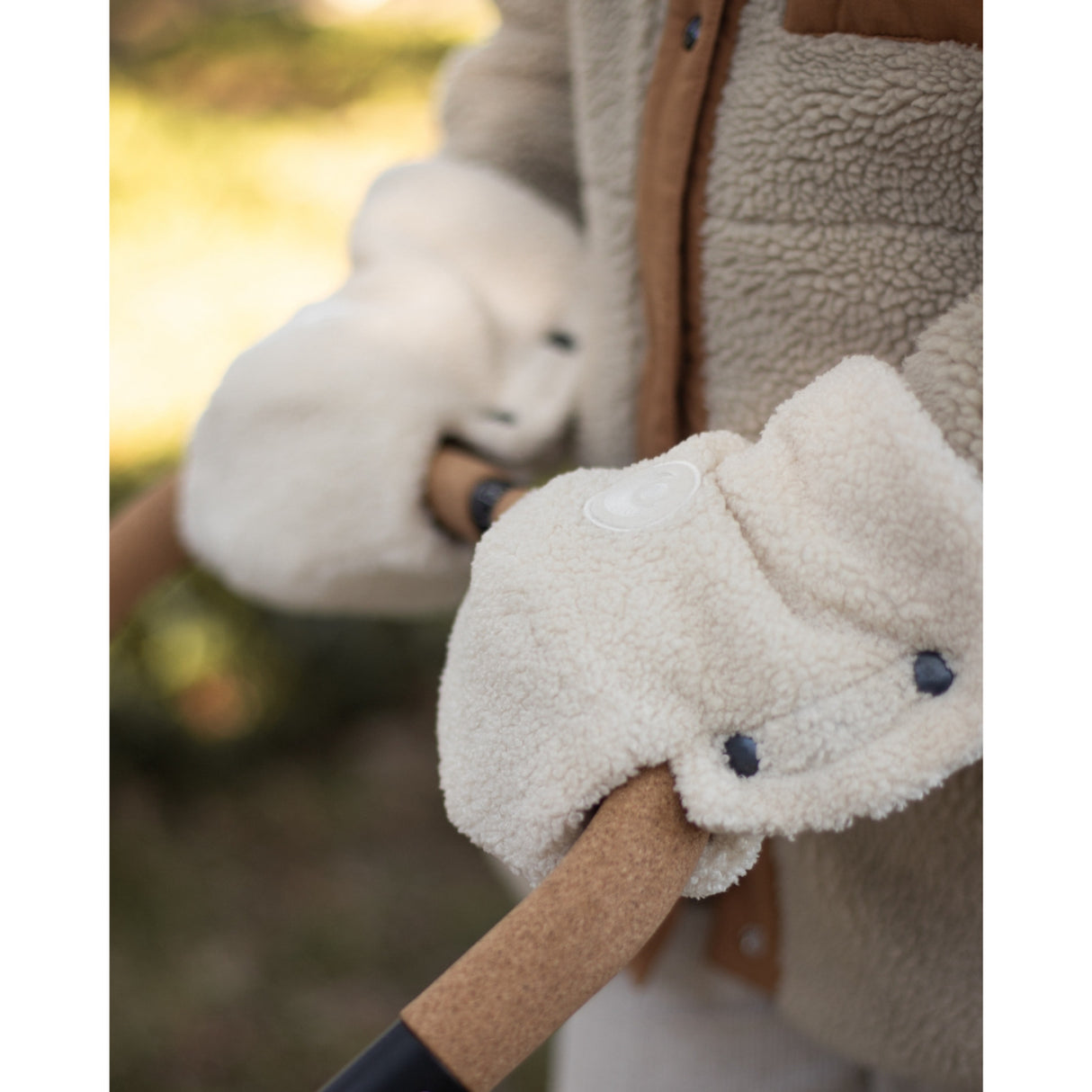 Easygrow Ivory Handmuff Teddybjørn