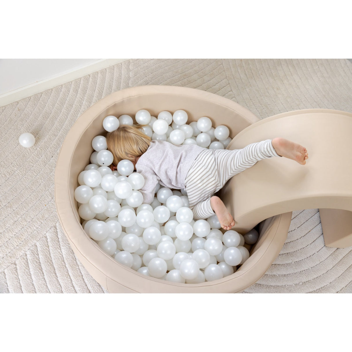 Tumble Time Taupe Ball Pool i Vegan PU ø90cm 150 stk. Baller