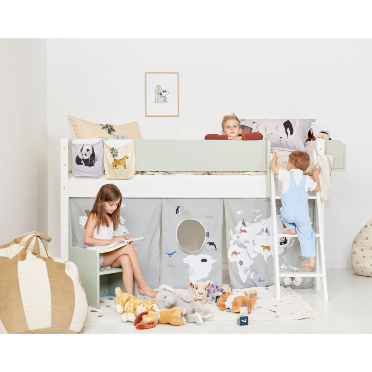 Manis-h Snow White Mari Halvhøj Seng Med Skråstige