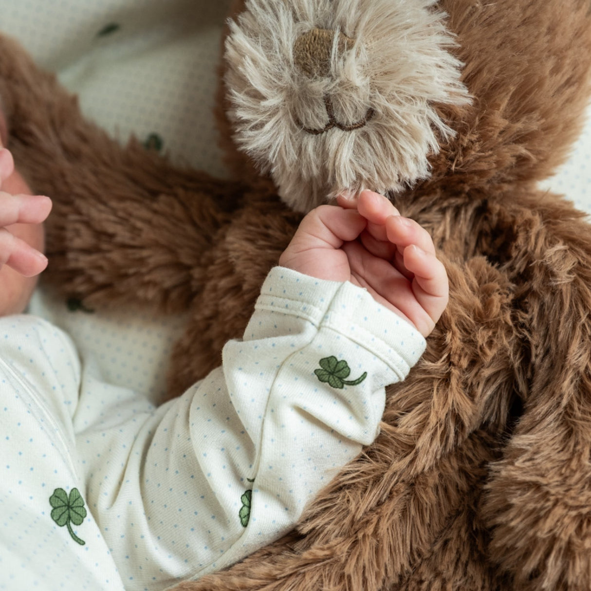 That's Mine Specks Of Luck Elliotte Heldrakt