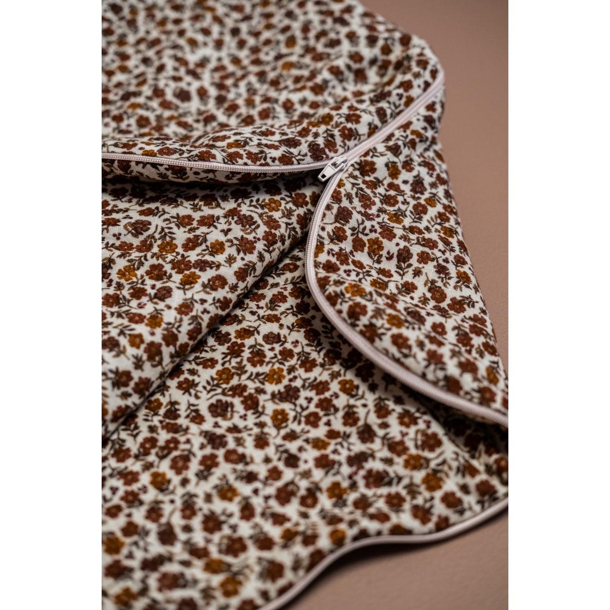 by KlipKlap Rose Wild Flower Sleeping Veske