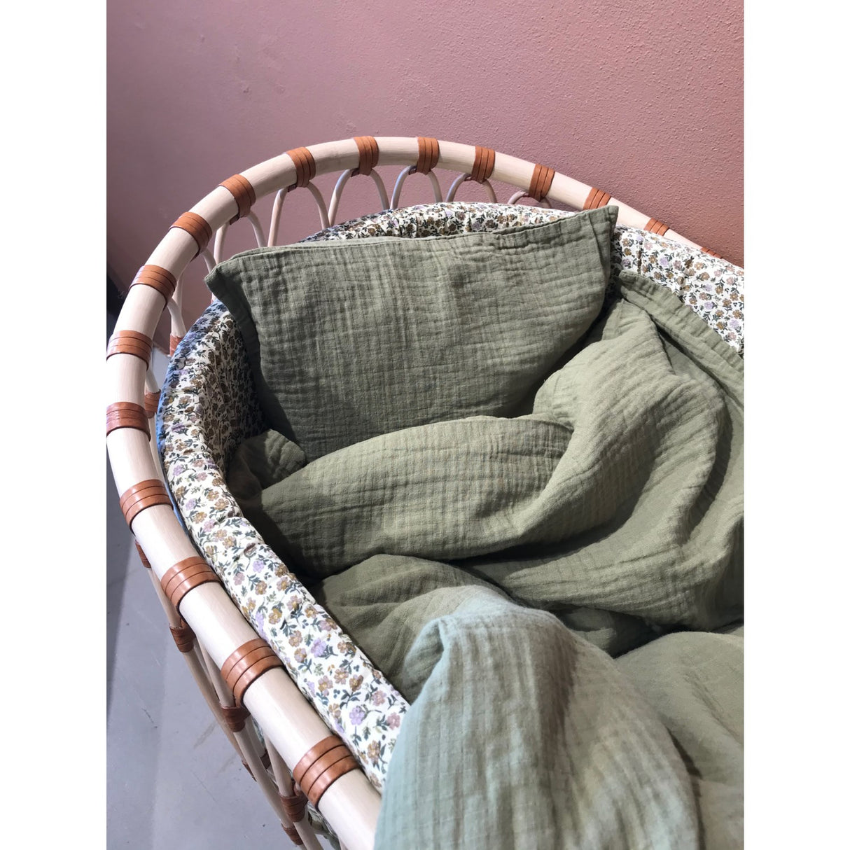 by KlipKlap Dusty Olive Sengetøy