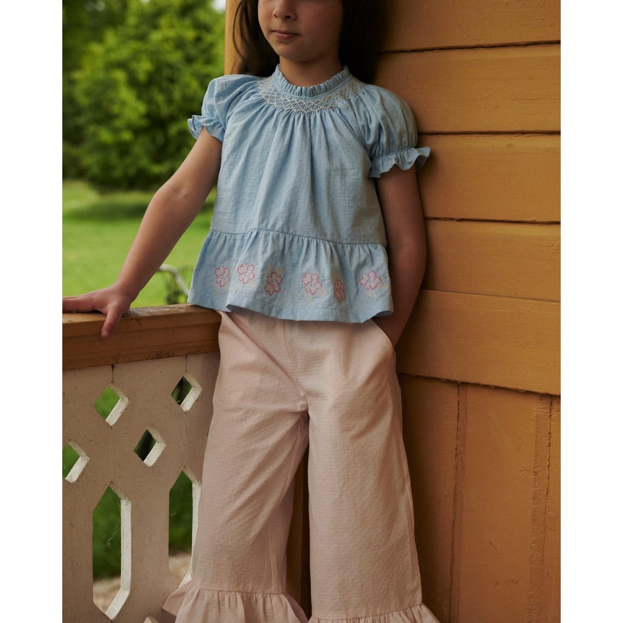 COPENHAGEN COLORS Lt. Blue Comb. Bluse W. Smock W. Emb.