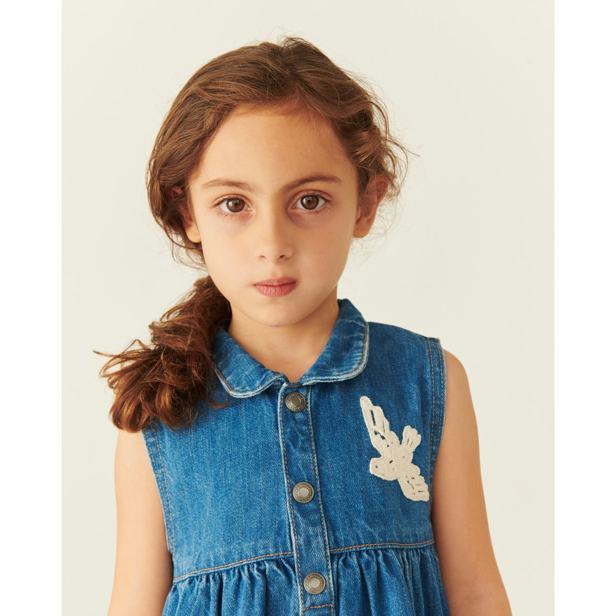 COPENHAGEN COLORS Indigo Blue Washed Denim Kjole W. Crochet Doves