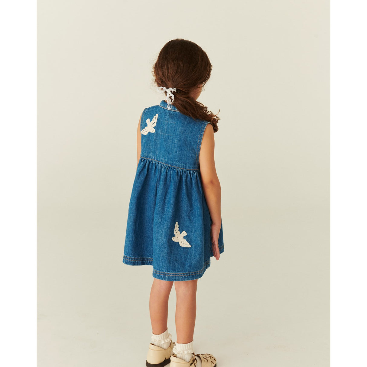 COPENHAGEN COLORS Indigo Blue Washed Denim Kjole W. Crochet Doves