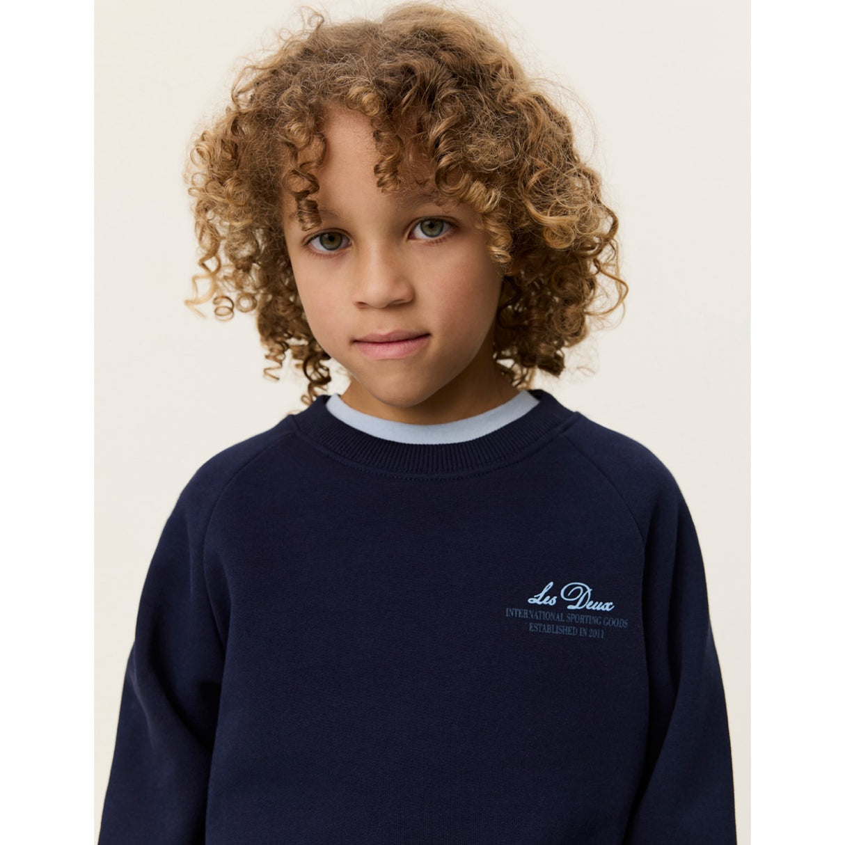 Les Deux Kids Dark Navy Globe Collegegenser