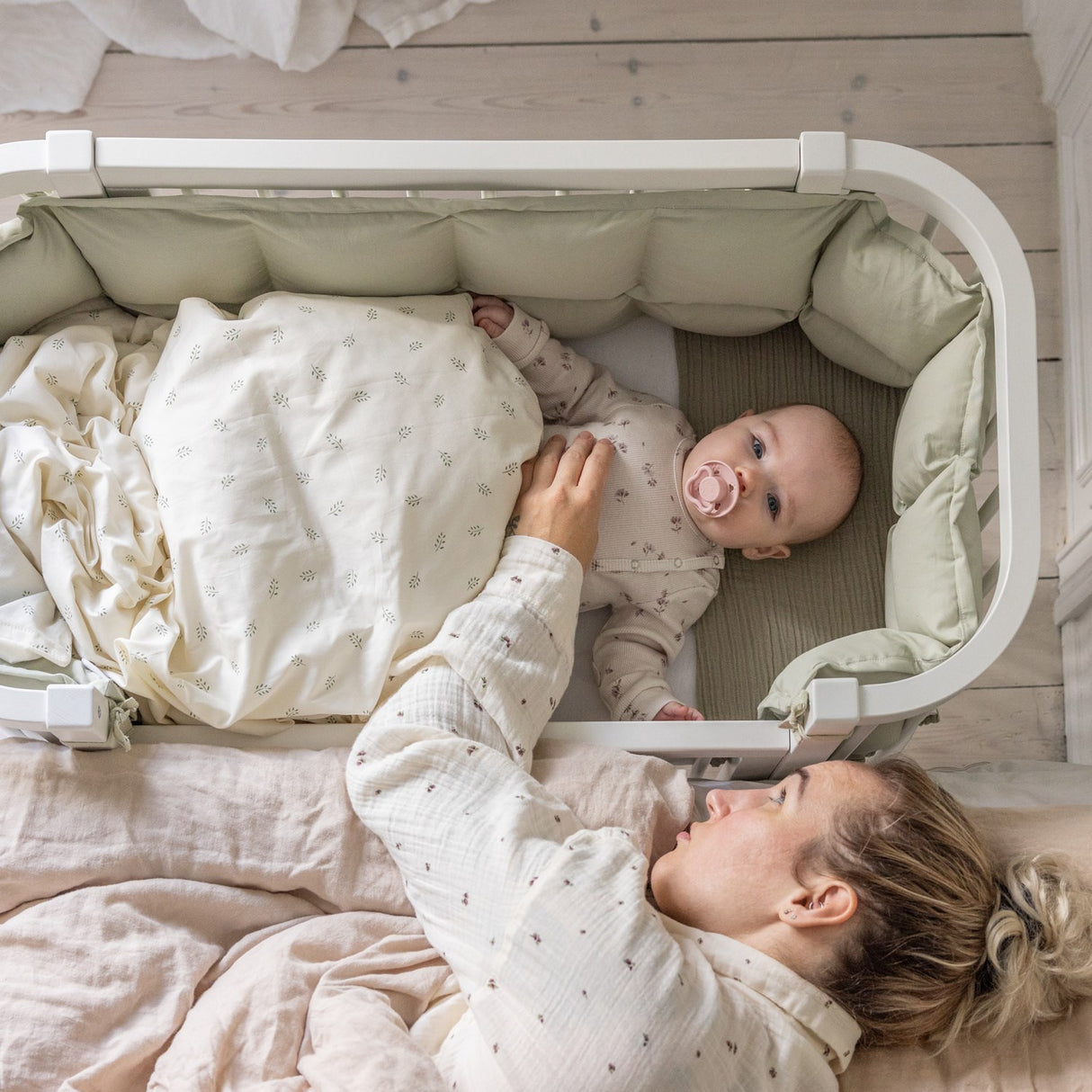 Sebra Classic White Bedside Crib
