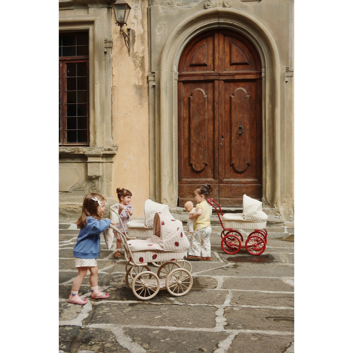 Konges Sløjd Strawberry Minnie Tyll Dukke Klapvogn