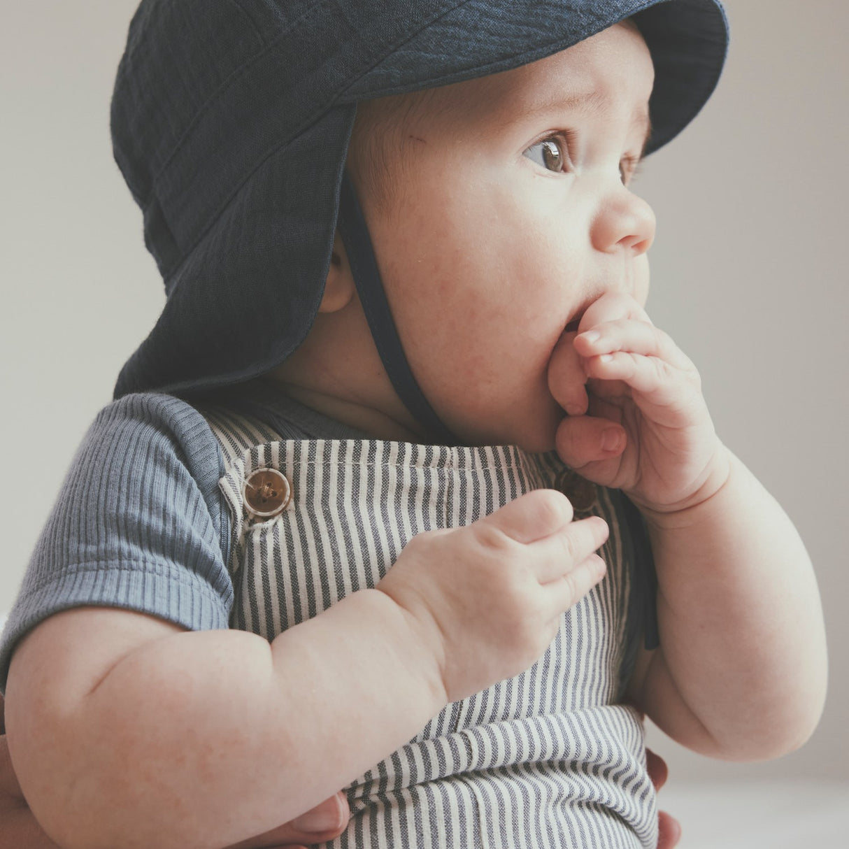 Huttelihut Bering Sea Summer Lue Ears Muslin