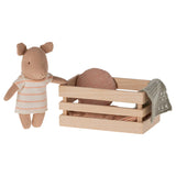 Maileg-gris i trekasse, baby - jente