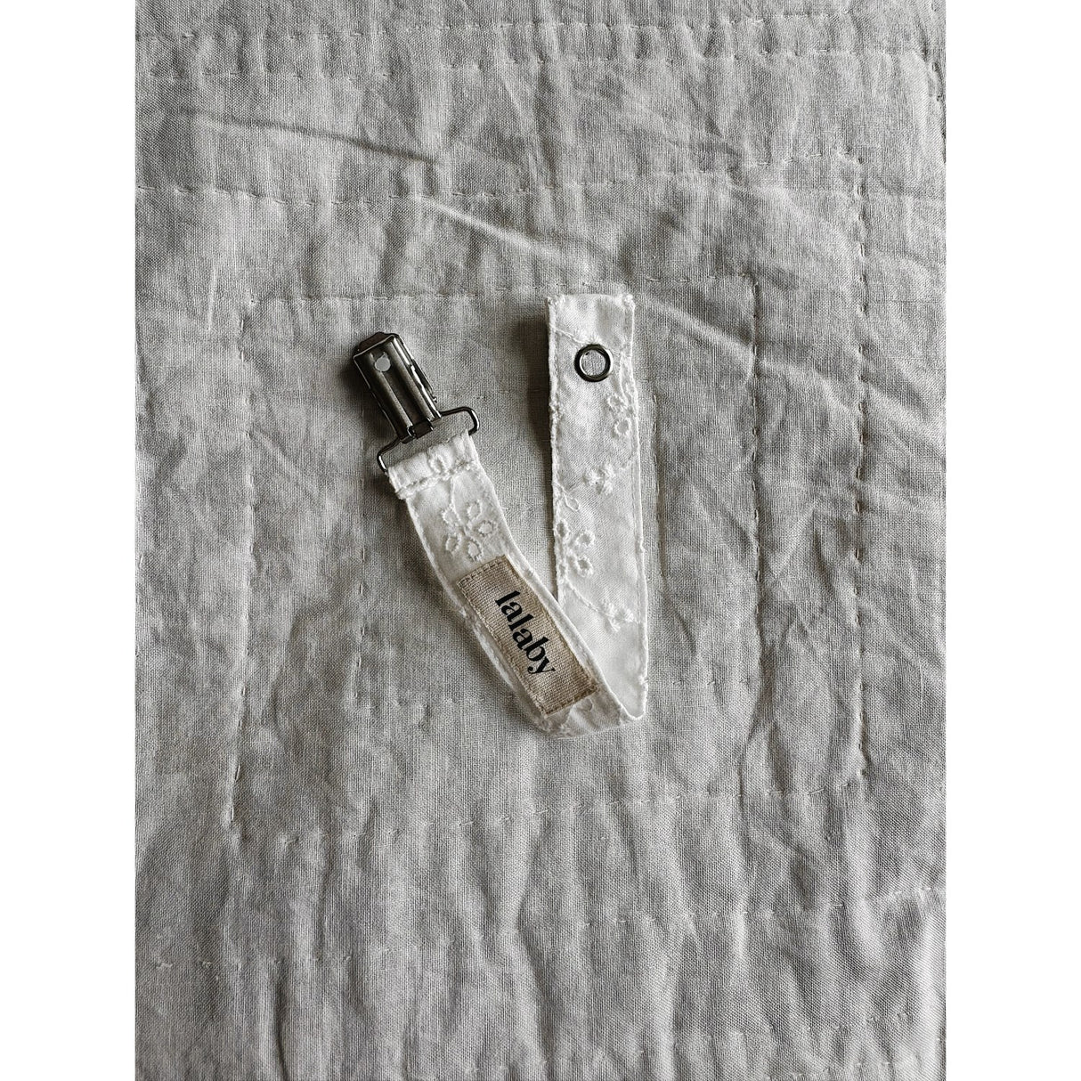 Lalaby Broderie Anglaise Smokk Clip