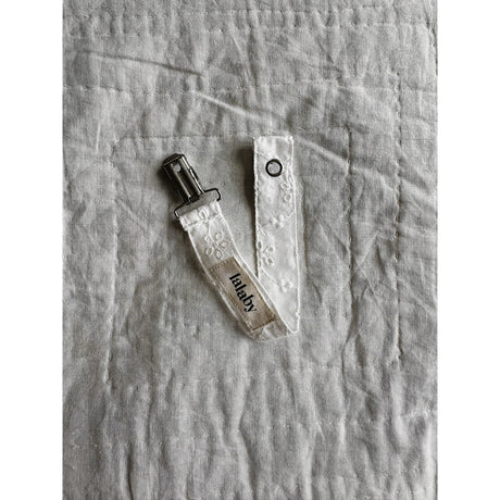 Lalaby Broderie Anglaise Smokk Clip